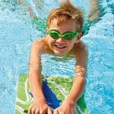 In vielen schwimmhallen werden babyschwimmkurse angeboten. Youswim Supremesurfkurs