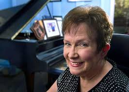 Donna Britt's Instagram, Twitter & Facebook