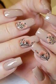En muchas situaciones nos vemos en la necesidad de cambiar nuestro look debido a una ocasión importante como podría ser una entrevista de trabajo o incluso la presentación de un proyecto en la universidad, dichos cambios suelen ser un poco. Decorate Nail Polish En 2020 Manicura De Unas Unas Elegantes Y Sencillas Unas Sencillas Y Bonitas