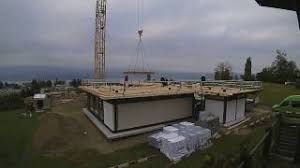 Once you take a look at the incredible designs and workmanship you will see it is hard to compare this quality with how most homes are built today. Huf Haus Bungalow Hausmontage Tag 4 Youtube