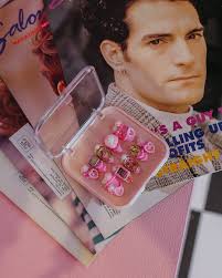 We had a blast at @yvettemayorga's Pop-Up Nail $alon! 💅🎀💫 A huge thank  you to the nail artists @astrowifey, @thegigijiggles, and @spifster for  bringing your magic all the way from Chicago to