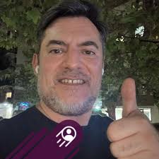 🦇 Rumors are swirling that The Batman Part II could lose its visionary  director. According to Hollywood insider Jeff Sneider, Matt Reeves may walk  away from the sequel if production doesn't kick