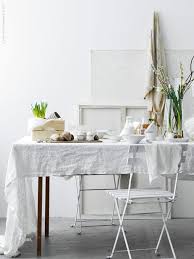 Mit Dem Osterfest Feiern Die Schweden Gleichzeitig Den Fruhling Die Ersten Warmen Sonnenstrahlen Die Ersten Zarten Knospen Die Aus Dem Dekor Ikea Dekorieren