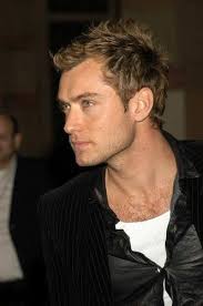 Actor Alan Cumming has been awarded a Doctor of Laws by the University of  St Andrews in recognition of his incredible service to the arts, in all its  forms 🎉