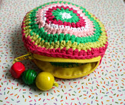 Holiday crafts, kids crafts, crochet, knitting, dolls, rubber stamps and much more! Diy Free Pattern Little Crochet Coin Purse Photo Tutorial