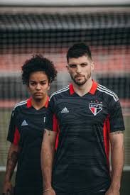 Descubra a melhor forma de comprar online. Sao Paulo Lanca Camisa De Goleiros Inspirada Em Gilmar Rinaldi Veja Fotos Sao Paulo Ge