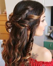 Anche i capelli lunghi possono diventare glam con l'acconciatura giusta. Acconciature Capelli Lunghi 2020 Le Piu Belle Da Replicare