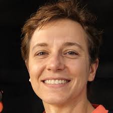 🔥Eden Thorne, the legendary Oracle Mentor, hid as a peasant for twenty  years and let nobles humiliate him like a beggar. 💥With the Dark Lord  returning, he steps out to save Vern—will