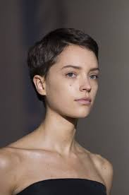 Givenchy At Couture Spring 2018 Short Hair Styles Short Hair Styles For Round Faces Short Brown Hair