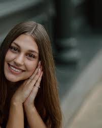 Darien Carter's Instagram, Twitter & Facebook