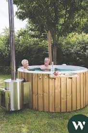 Garteninspiration Von Welvaere Hot Tub Und Sauna Wellness In 2020 Whirlpool Garten Sauna Wellness Badefass