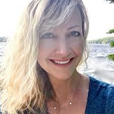 Meredith Connor's Instagram, Twitter & Facebook