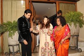 Oprah Winfrey Seen Leaving From The House Of Abhishek Bachchan Aishwarya Rai Bachchan And Amitabh Bachcha Indian Celebrities Bollywood Saree Celebrity Outfits