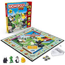 Monopoly (monopolio en algunas versiones al español) es un juego de mesa basado en el intercambio y la compraventa de bienes raíces (normalmente, inspirados en los nombres de las calles de una determinada ciudad). I1 Wp Com Www Hasbro Com Common Productimages E