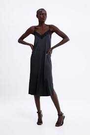 Der zara online shop bietet sowohl frauen als auch männern eine riesige auswahl an bekleidung und accessoires. Zara Damen Kleider F588cf