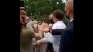Le président français emmanuel macron a été giflé par un homme poussant le cri de guerre dans cette même vidéo, juste avant la gifle, est hurlé le cri de guerre royaliste montjoie saint denis!, ainsi. Igggkjhgv6lczm