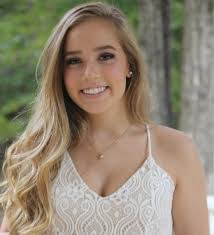 Brianna Hewitt's Instagram, Twitter & Facebook