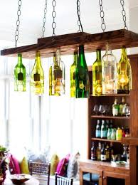 Diy Lampe Flasche Selbermachen Industrial Design Haengend Holzplatte Rustikal Lampe Aus Flaschen Flasche Kronleuchter Diy Beleuchtung