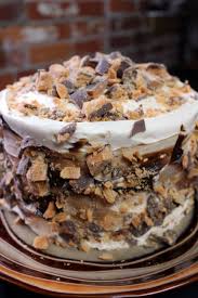 Butterfinger Cake Gretchen S Bakery Chocolate Desserts Cake Food Drinks Dessert Butterfinger Cake