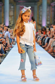 On the catwalk, children from fashion week show spring and summer clothes, as well as beachwear for girls and. Monnalisa Spring Summer 2018 Fashion Show Runway Monnalisa Ss2018 Runway Catwalk Giardinocorsini Designer Kids Clothes Kids Outfits Kids Fashion
