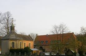 After the destruction of dülmen castle in 1945, haus merfeld has been the residence of the dukes of croÿ, who also keep the famous dülmen wild horses. Dulmen Die 100 Schlosser Route Radfahren Aktivitaten Am Niederrhein Im Munsterland Gefuhrte Radtouren Aktuelle Veranstaltungen Events
