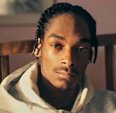 Snoop Dogg: « What people don't understand is joining a gang ain't bad,  it's cool, it's fine. When you in the hood, joining a gang it's cool  because all your friends are