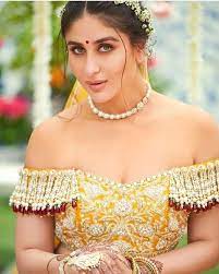 Do You Think Bebo Is The Most Beautiful Bollywood Actress Of Our Times Yes No Veer Most Beautiful Bollywood Actress Beautiful Bollywood Actress Fashion