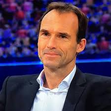 Frauen-WM: Martina Voss-Tecklenburg und Britta Carlson müssen die richtigen  Lehren ziehen