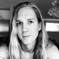 Colleen Jolly : Welcome to the International Pole Convention :