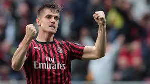 Krzysztof piątek is 25 years old (01/07/1995) and he is 183cm tall. Dilirik Tottenham Piatek Diharapkan Tetap Fokus Dengan Milan
