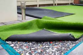 How To Get Dog Pee Out Of Artificial Turf | Peak Services