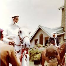 من الصعوبة بمكان حسابه، فهو يعتمد على تحديد مصدرة، تحديد فتحته، ومقياس طول النهر بين المصدر والفتحة. Ø§Ù„ØªØ§Ø±ÙŠØ® Ø§Ù„Ø¥Ù…Ø§Ø±Ø§ØªÙŠ Ø§Ù„Ø´ÙŠØ® Ø²Ø§ÙŠØ¯ Ø¨Ù† Ø³Ù„Ø·Ø§Ù† ÙÙŠ Ø¥Ø­Ø¯Ù‰ Ø§Ù„Ø±Ø­Ù„Ø§Øª Ù„Ù…Ù†Ø·Ù‚Ø© Ù…Ø±ÙŠ ÙÙŠ Ø¨Ø§ÙƒØ³ØªØ§Ù† ÙˆØ¨ØµØ­Ø¨ØªÙ‡ Ø¨Ø·ÙŠ Ø¨Ù† Ø¨Ø´Ø±