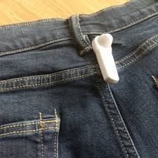 Last monday i was flying to scotland for a few days to have a chat with a few of our customers up i had to figure a way of getting it off without covering myself and my new suit with ink. Shoppers Share Hacks Of How To Get Security Tags Off Online Shopping At Home Mirror Online