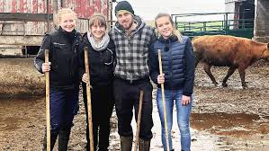 Staffel von „bauer sucht frau international startet am 15. Bauer Sucht Frau International Pleiten Pech Und Doppelherz Kurzschluss N Tv De