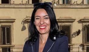 Clicca sulle immagini per ingrandirle. La Siracusana Lucia Azzolina E Ministro Della Pubblica Istruzione