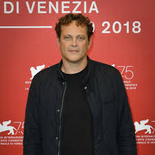 Regizat de aron gaudet, gita pullapilly. Vince Vaughn To Star In Queenpins Movie News Landmark Cinemas
