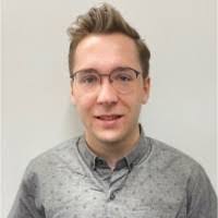 Kelly Beal's Instagram, Twitter & Facebook