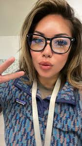 Lol thank you! And I love Patagonia aka Patagucci 😅🤣 But in all honesty I  was lazy today (part hungover/part rainy day) so I picked this pullover  fleece to cover my wrinkled