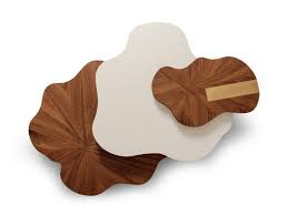 This one uses solid wood with a walnut finish and tempered glass for the build. Mlody Miasto Wsciekly Center Table Top View Miedzynarodowy Sztuczny Z Wyjatkiem