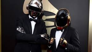 The performers decided in 2001 to not appear publicly, as daft punk, without their helmets and have honored that refusal since. Watch 1995 Footage Of Daft Punk Performing Without Masks Magnetic Magazine