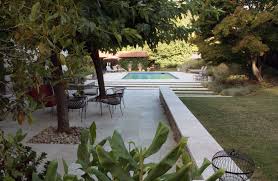 It serves to inspire and educate fans of all ages about sustainability, urban farming, and healthy eating. Designed By Shades Of Green Single Family Residential Project In Sf Bay Area Ca Green Landscape Modern Landscaping Sustainable Landscaping