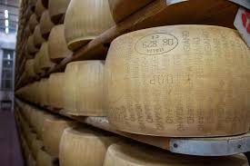 Attraverso i nostri prodotti tipici e il loro gusto inconfondibile vi accompagneremo in un viaggio alla scoperta di leggende e castelli. Experience Italy S Food Valley In Reggio Emilia And Parma 2foodtrippers