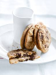 There S Nothing That Can Beat A Delicious And Chewy Chocolate Chip Cookie Easy Chocolate Chip Cookies Chip Cookies Chewy Chocolate Chip Cookies