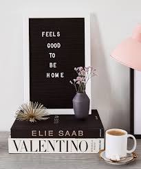 Das Danische Kultlabel Design Letters Hat Sich Voll Und Ganz Dem Typografie Trend Verschrieben Und Damit Einen Nerv Getr Letterboard Buchstabentafel Dekoration