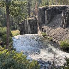 For the past several years, the sierra has sadly gotten an abnormally low amount of snow. Rainbow Falls 234 Photos 70 Reviews Hiking Mammoth Lakes Ca