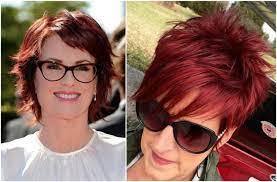 Doch beginnen wir einfach mit unserer ersten: Modische Frisuren Fur Frauen Ab 50 Und Haarfarben Die Junger Machen