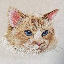 藍眼小貓 kitty with blue eyes 這次對眼睛多花了心機 動物和人都是一樣 眼睛都是靈魂之窗 就算毛髮有多凌亂 只要眼睛能攝人 氣勢就會變得凌厲 所有的注意力都會集中在眼睛上 所以這次眼睛明顯多了細節 有不同程度的 dizajny vyshivki shvejnye idei stezhki