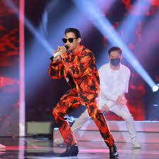 Telah mencetuskan kontroversi di awal tahun dengan klip video yang dikatakan menyindir beberapa artis tempatan, lagu drama diumumkan sebagai lagu terbaik. 11 Persembahan Lagu Separuh Akhir Muzik Muzik 35 Pusingan 1