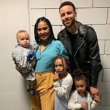 Point guard with the golden state warriors. Image May Contain One Or More People And People Standing The Curry Family Stephen Curry Family Celebrity Families