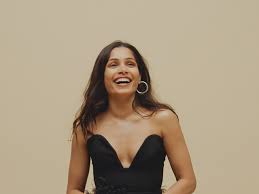 Fro) in bombay, maharashtra, india geboren. Freida Pinto On Love Sonia And Life After Slumdog Millionaire British Vogue British Vogue